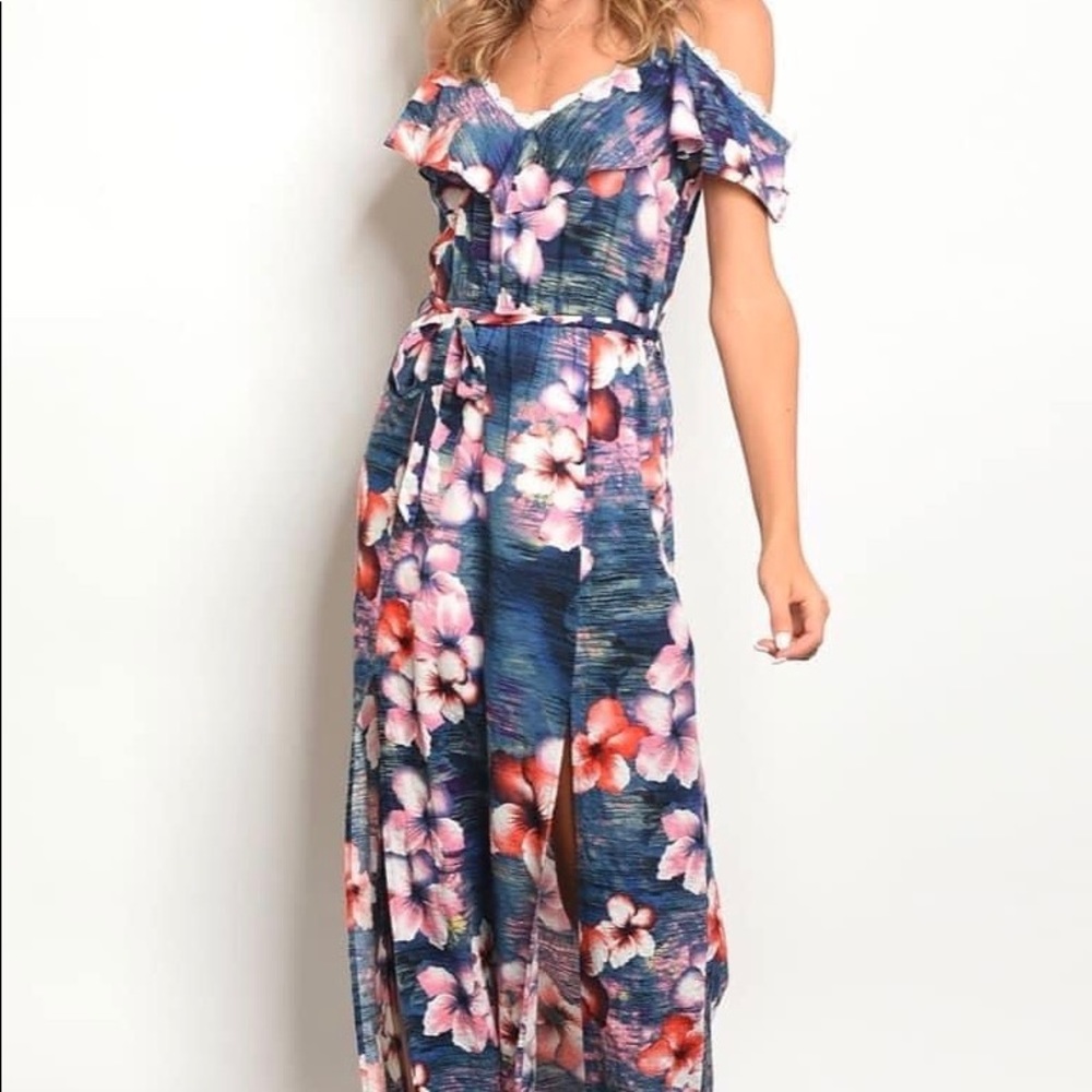 NWT Miss love Boutique Formal Floral Maxi Dress